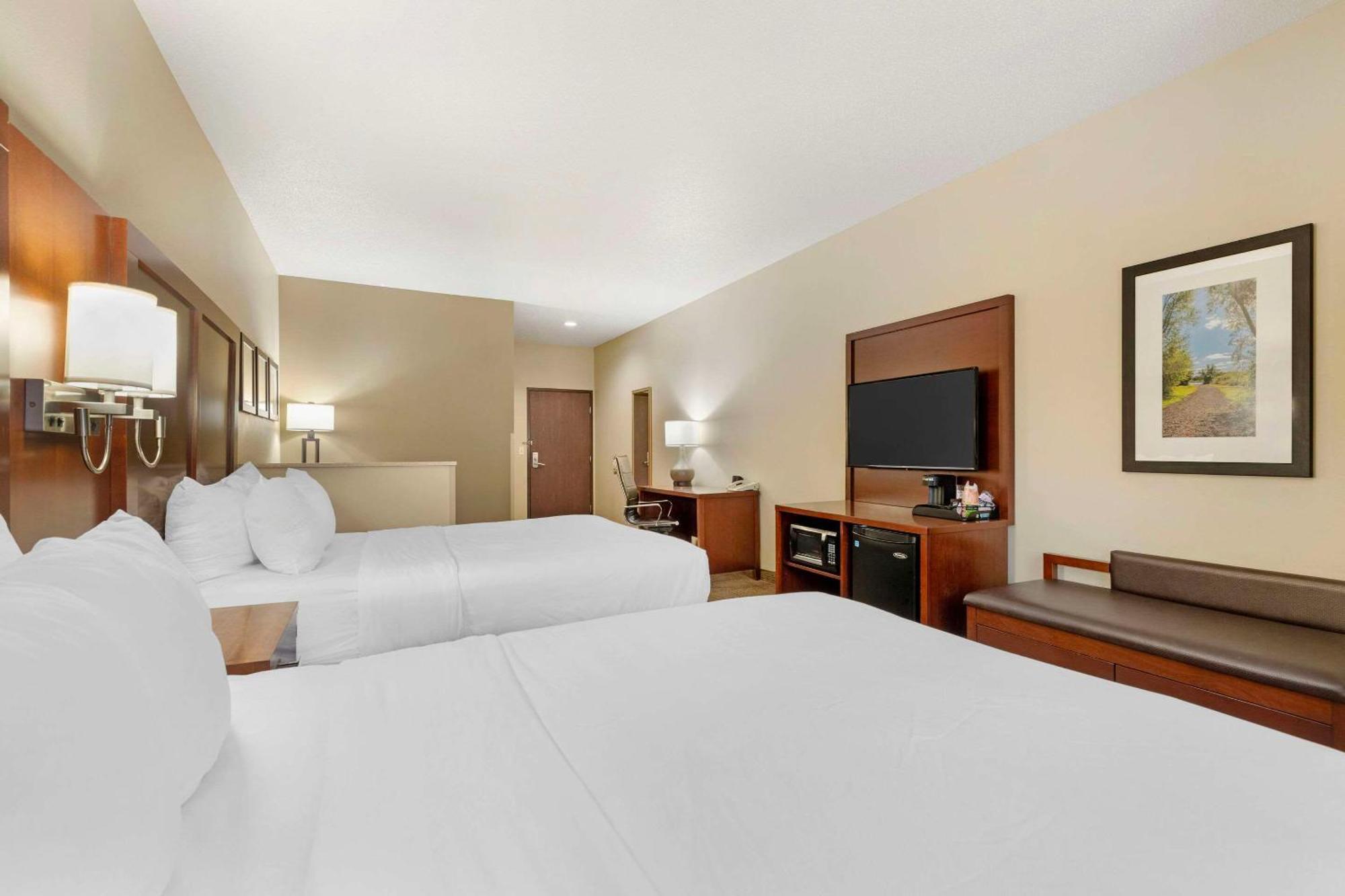 Comfort Suites Сидар-Фолс Экстерьер фото