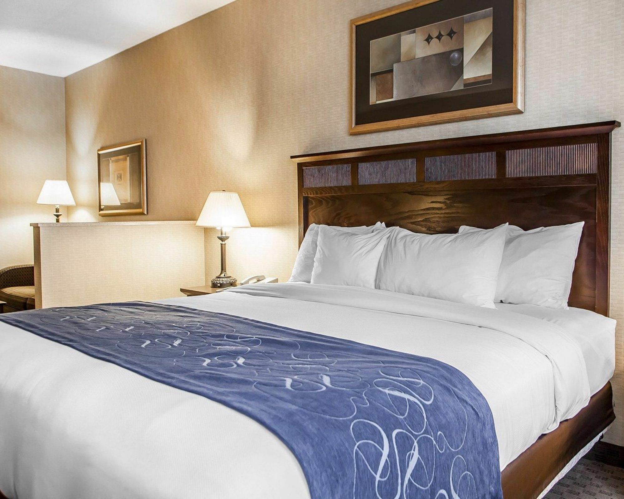 Comfort Suites Сидар-Фолс Экстерьер фото